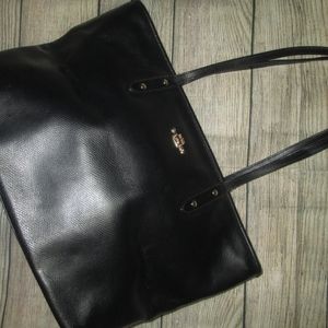 black tote bag